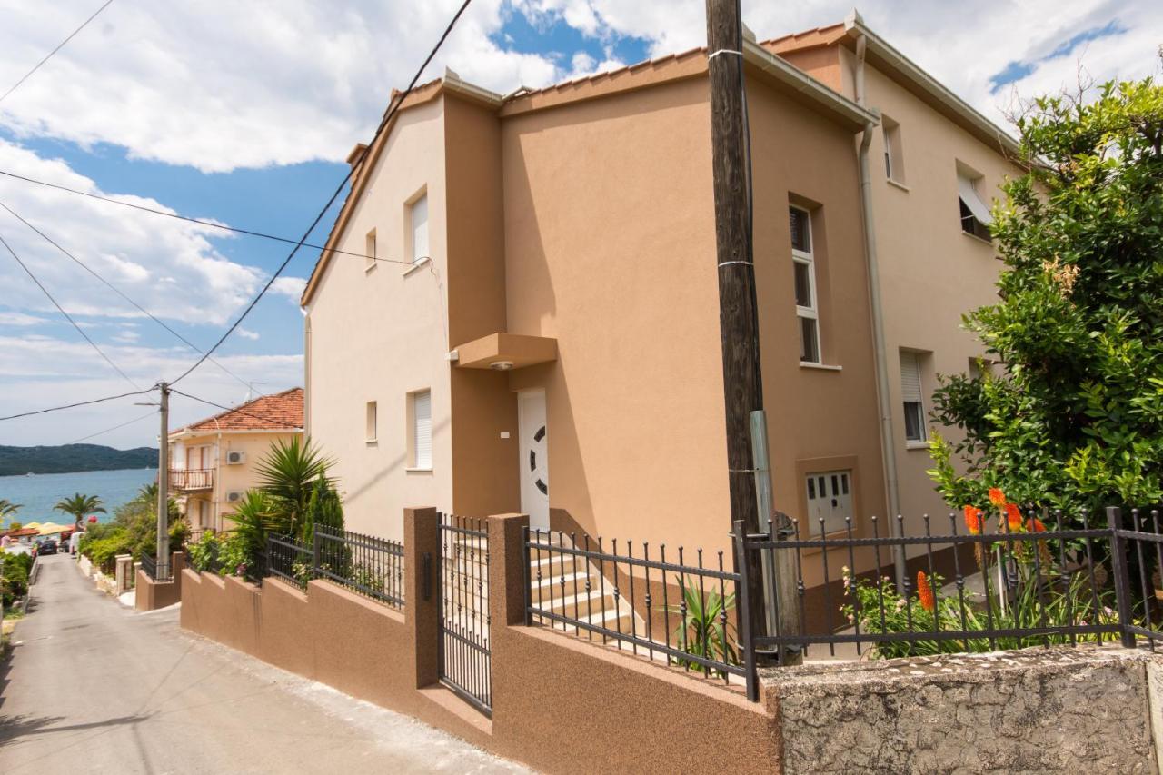 Apartments Ploka Okrug Gornji Ngoại thất bức ảnh
