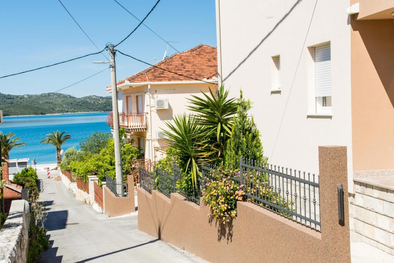 Apartments Ploka Okrug Gornji Ngoại thất bức ảnh