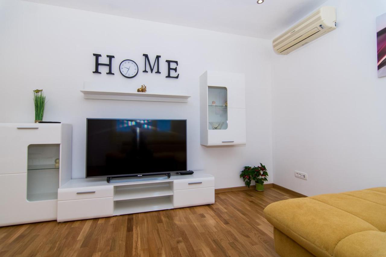 Apartments Ploka Okrug Gornji Ngoại thất bức ảnh