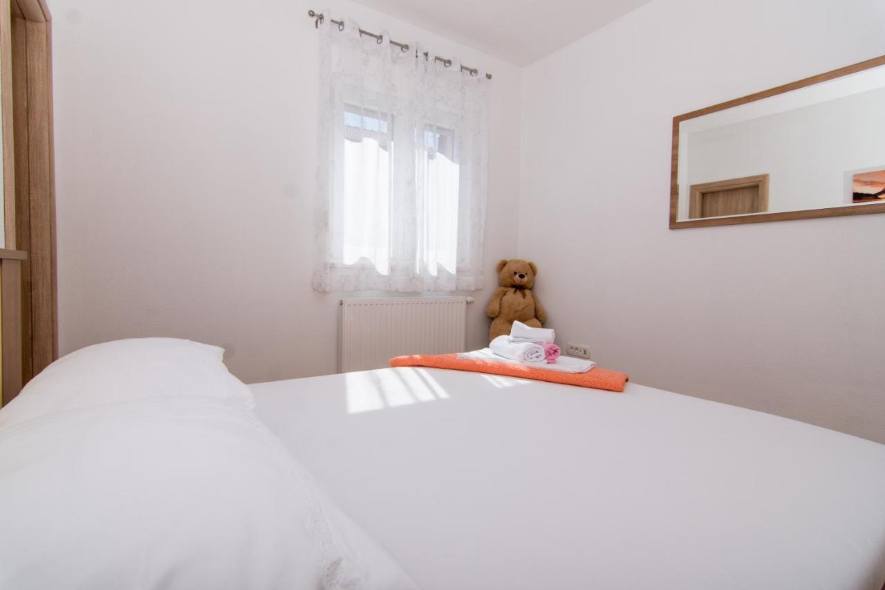 Apartments Ploka Okrug Gornji Ngoại thất bức ảnh