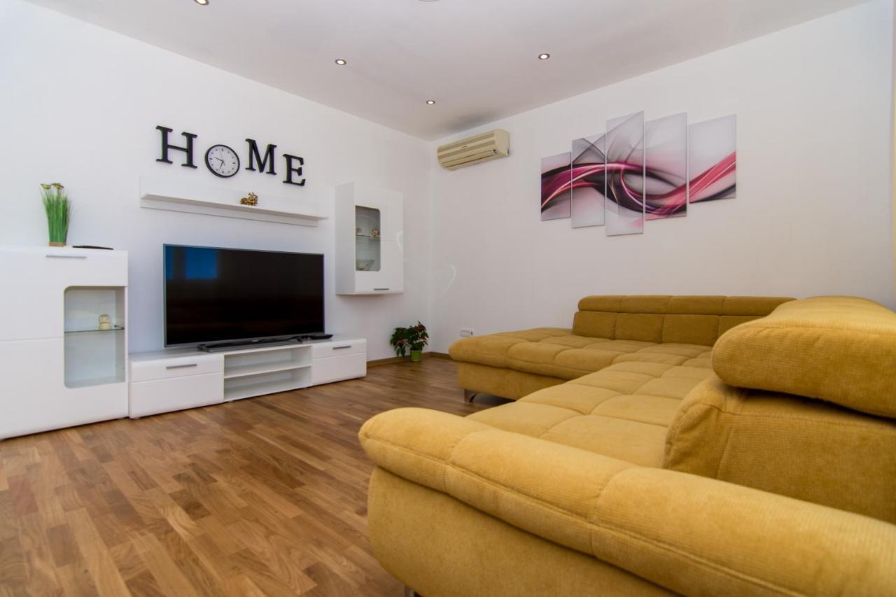 Apartments Ploka Okrug Gornji Ngoại thất bức ảnh