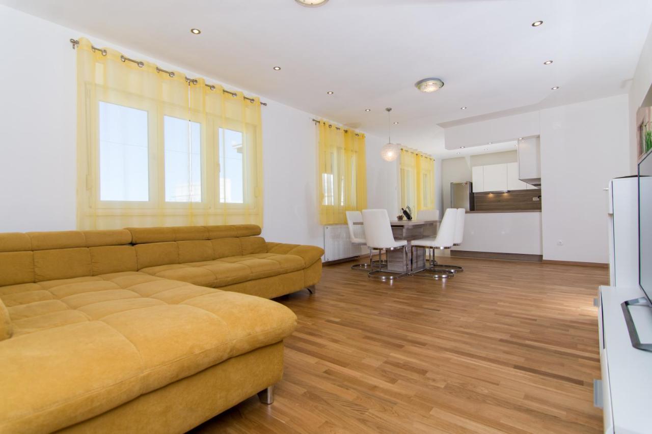Apartments Ploka Okrug Gornji Ngoại thất bức ảnh