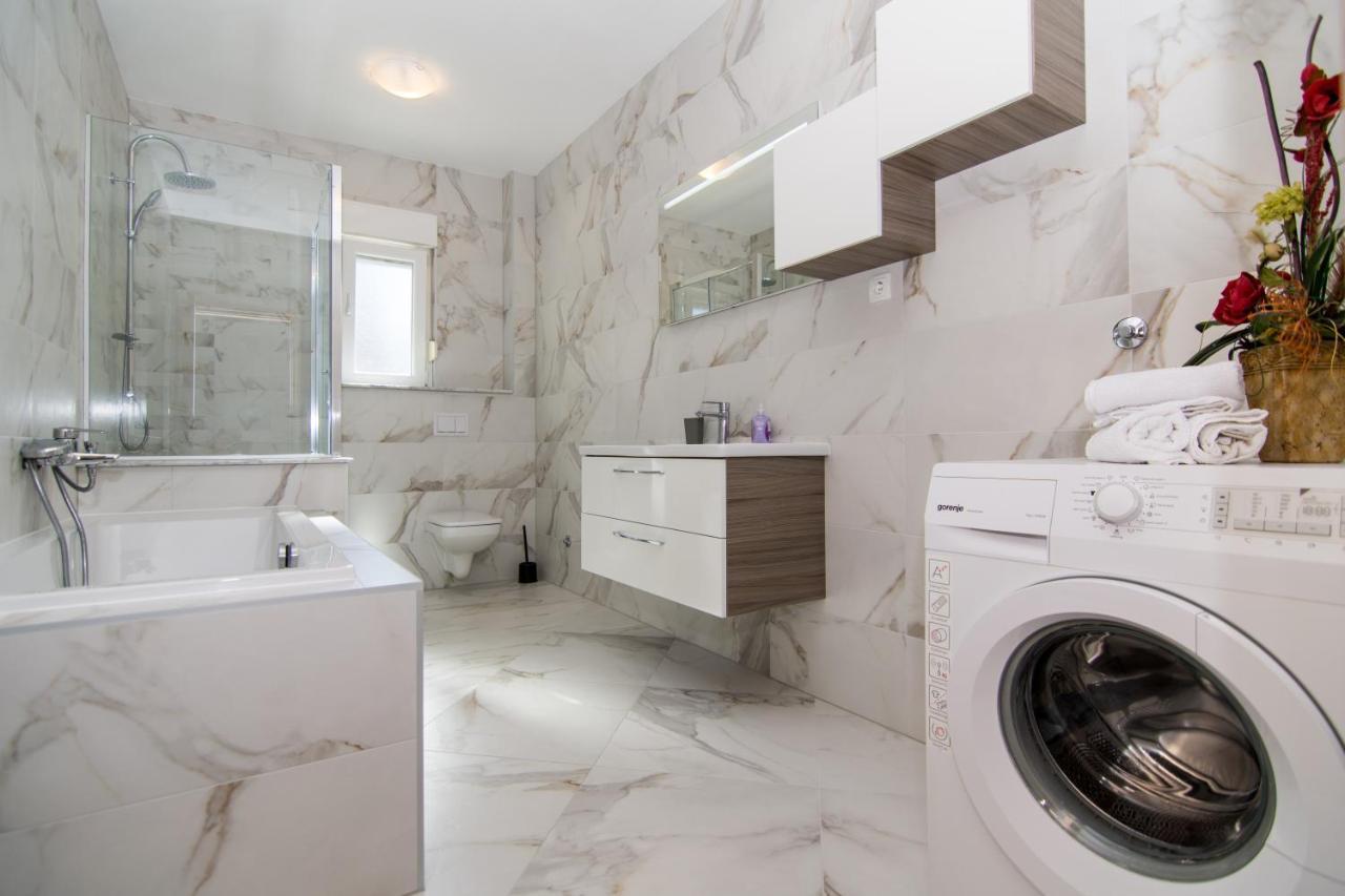 Apartments Ploka Okrug Gornji Ngoại thất bức ảnh