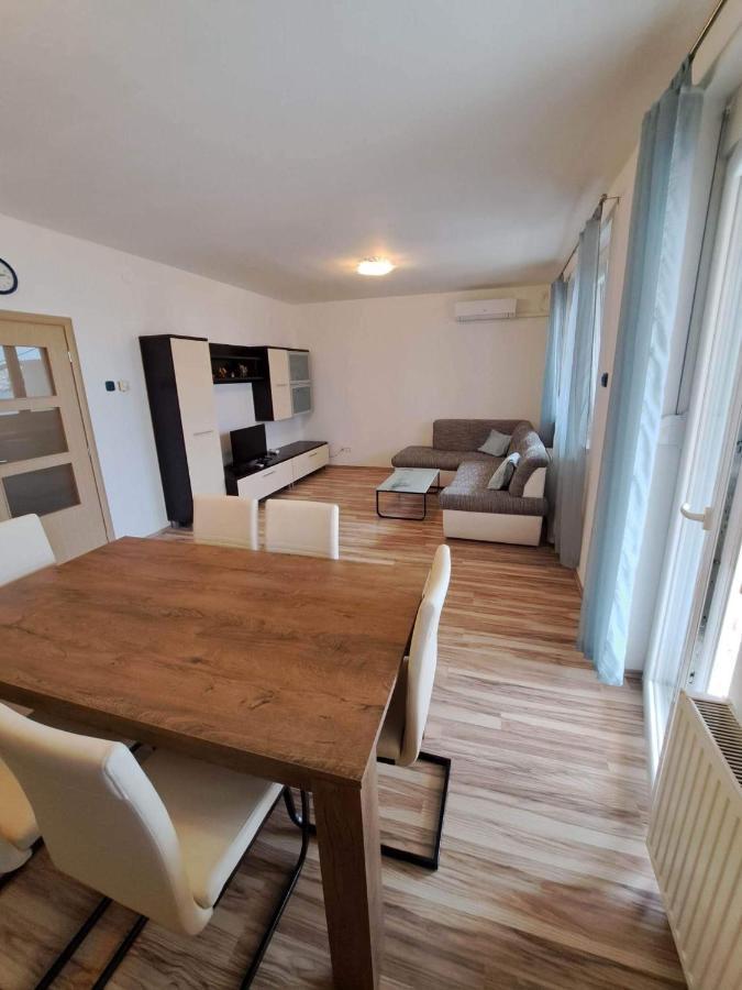 Apartments Ploka Okrug Gornji Ngoại thất bức ảnh